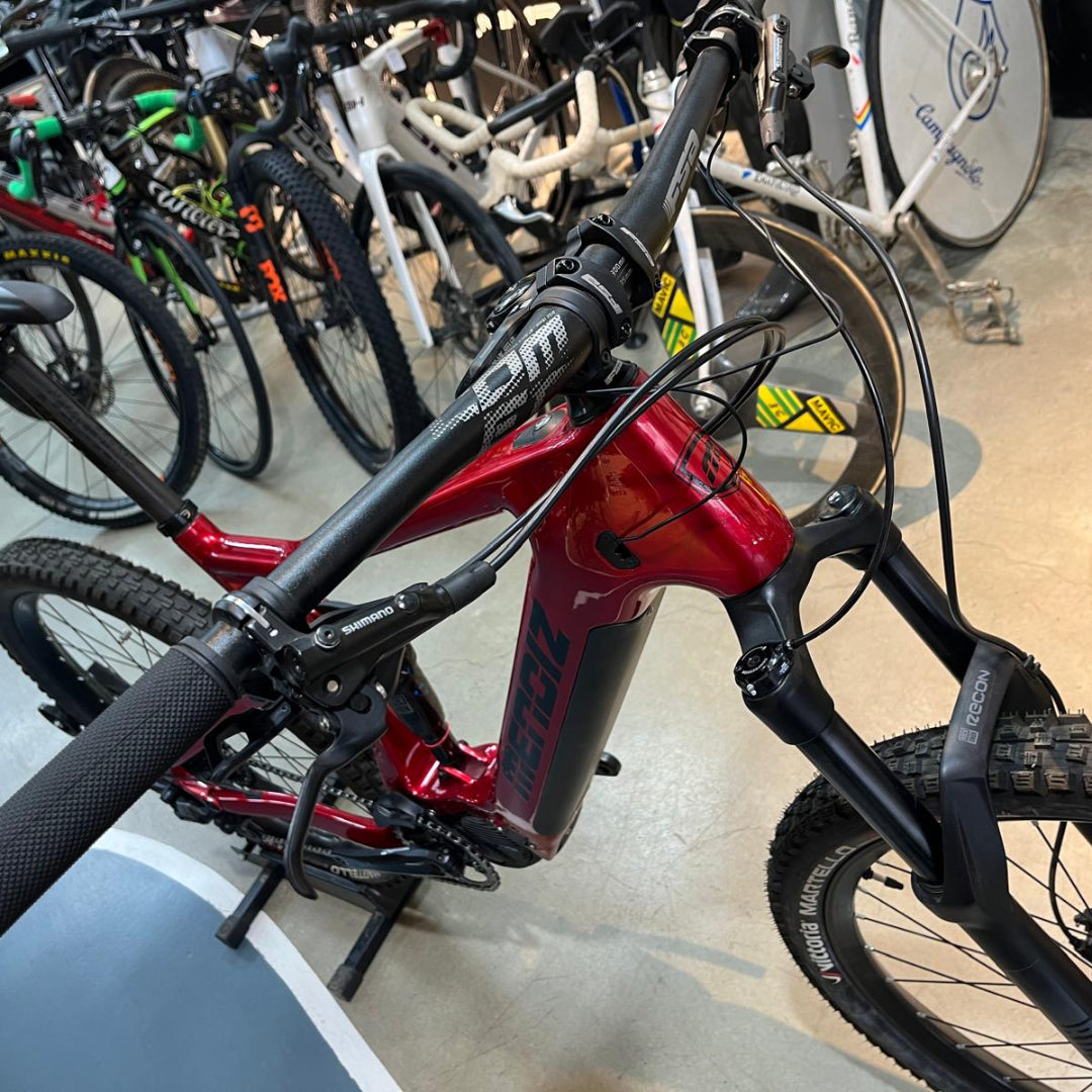 BICI OCASIÓN ELÉCTRICA MENDI EX40 CARBONO ROJA TALLA L JIP CARBONO